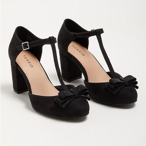 NWT Torrid T-Strap Faux Suede Heels with Bow in Black Size 9WW